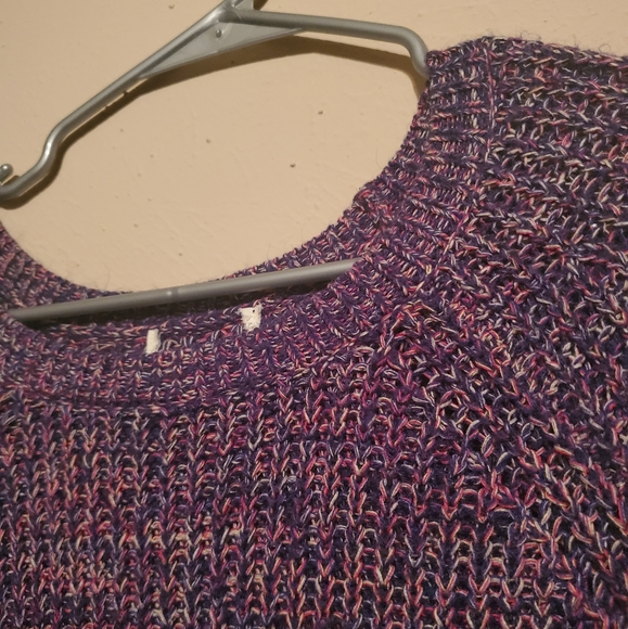 Sweater - Picture 4 of 4